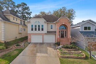 120 Harbour Town Dr in Montgomery, TX - Building Photo