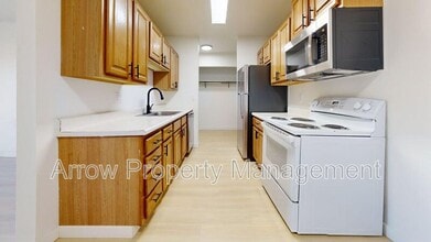215 E Arbor Ave in Bismarck, ND - Building Photo - Building Photo