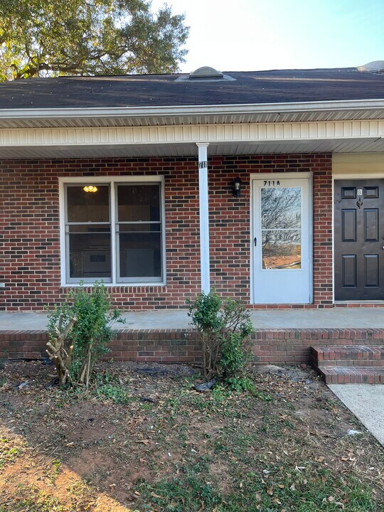 711 Church St in Cramerton, NC - Building Photo