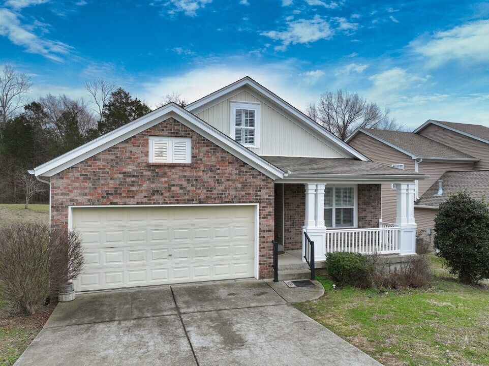 110 Trail Ridge Way in Hendersonville, TN - Building Photo