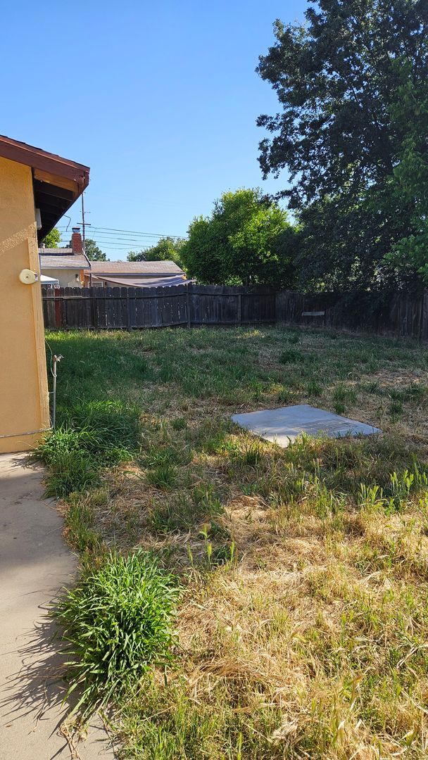 6620 8th St in Riverbank, CA - Building Photo - Building Photo
