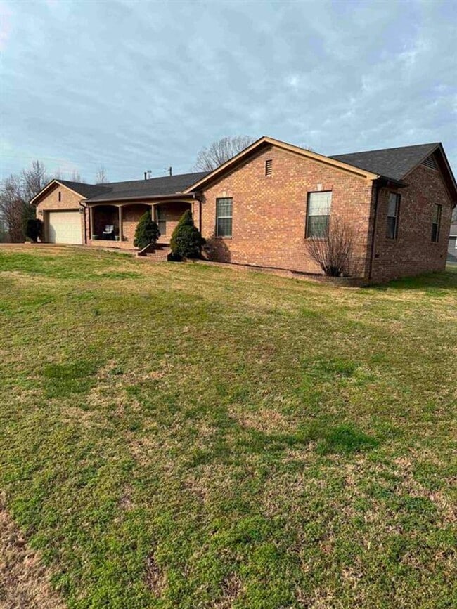 property at 400 Thomas Rd
