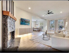 405 Alva Dr in Briarcliff, TX - Building Photo - Building Photo