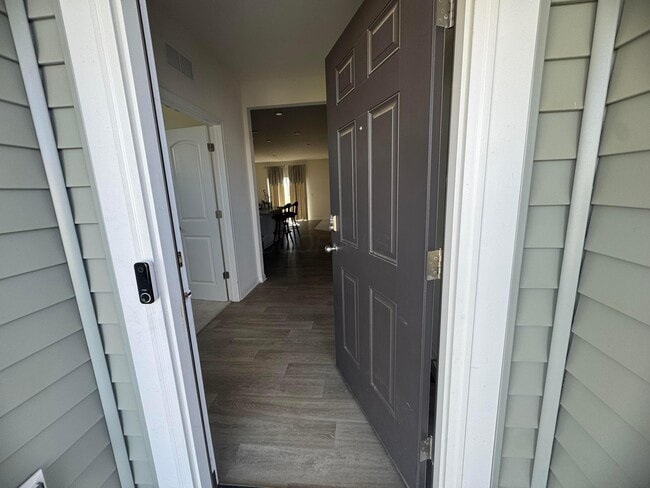 1375 Theodore Dr in Lockbourne, OH - Building Photo - Building Photo