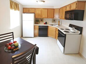 Regency Court in Orchard Park, NY - Building Photo - Building Photo