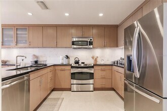 1255 E Peppertree Dr in Sarasota, FL - Building Photo - Building Photo