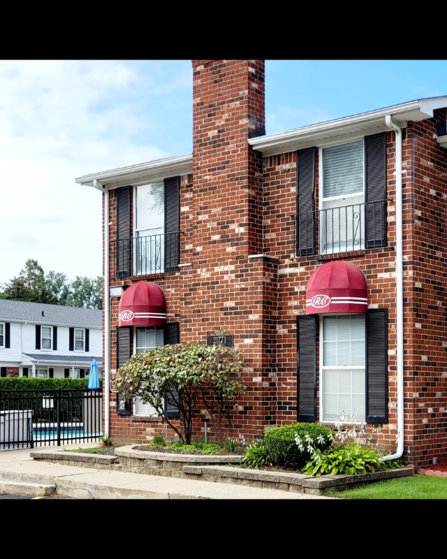 21771 Hidden Rivers Dr N in Southfield, MI - Building Photo - Building Photo
