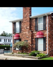 21771 Hidden Rivers Dr N in Southfield, MI - Building Photo - Building Photo