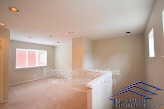 6055 SW 208th Pl in Beaverton, OR - Building Photo - Building Photo