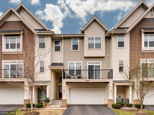 property at 11846 Emery Village Dr N