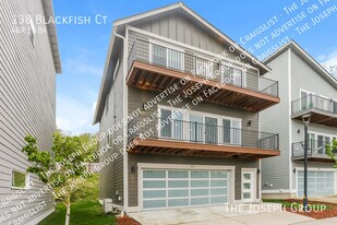138 Blackfish Ct in Bremerton, WA - Building Photo