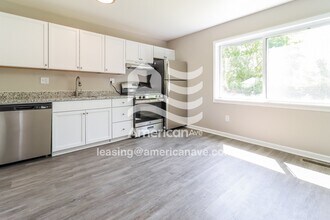 4312 Moore St in Inkster, MI - Foto de edificio - Building Photo