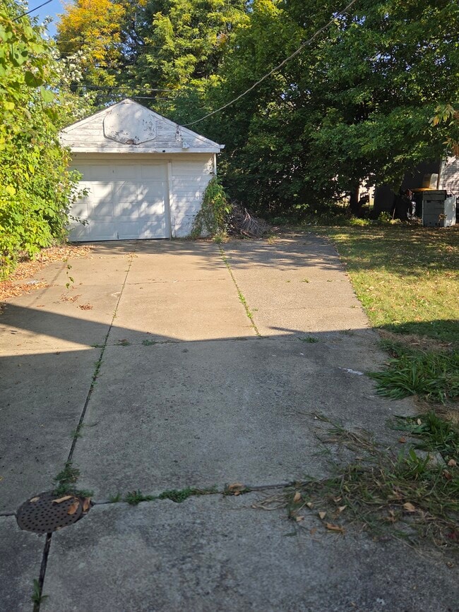 14519 Tokay Ave in Maple Heights, OH - Building Photo - Building Photo