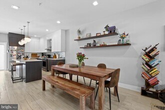 722 E Thompson St in Philadelphia, PA - Building Photo - Building Photo