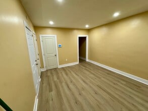 4927 Wissahickon Ave, Unit # 2 in Philadelphia, PA - Building Photo - Building Photo