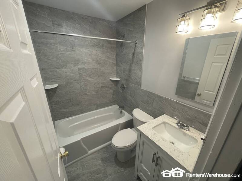 1201 E 43rd St Photo