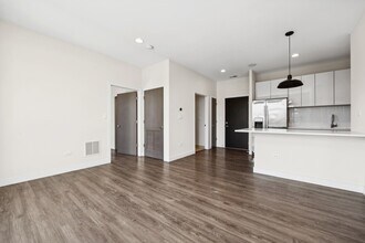 4027 N Broadway in Chicago, IL - Building Photo - Building Photo