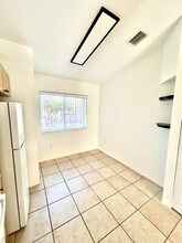 621 NW 78th Ter, Unit 205 in Pembroke Pines, FL - Building Photo - Building Photo