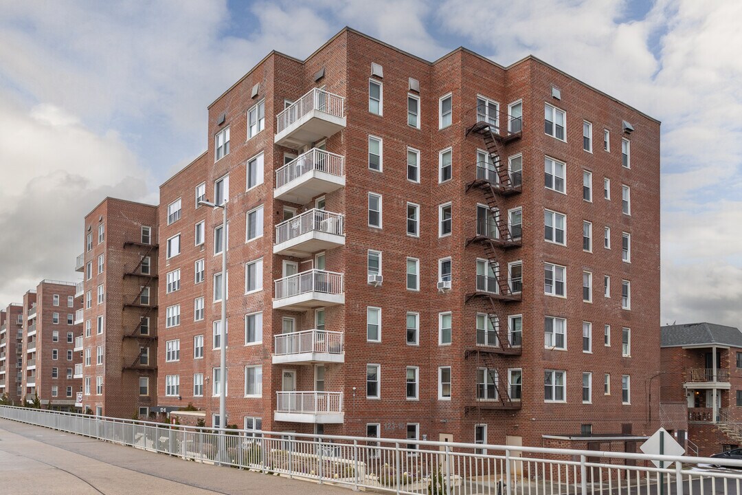 12310 Ocean Promenade in Rockaway Park, NY - Building Photo