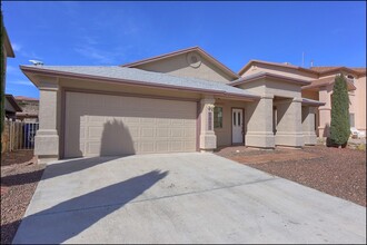 7077 Luz De Sol Dr, Unit 232 in El Paso, TX - Building Photo - Building Photo