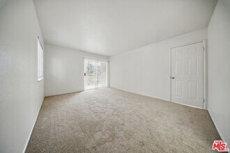 5744 Oak Bend Ln in Oak Park, CA - Building Photo - Building Photo