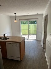 3817 E Vancroft Cir, Unit E2 in Winterville, NC - Building Photo - Building Photo