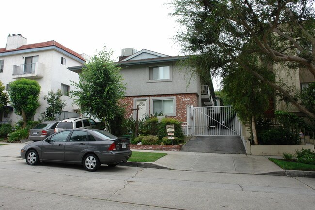 14406 Benefit St in Sherman Oaks, CA - Building Photo - Building Photo