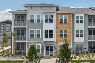 The Quinn Luxury Apartments in Pensacola, FL - Building Photo - Building Photo