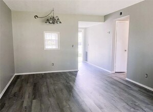 1725 6th Ave, Unit 7 in Vero Beach, FL - Foto de edificio - Building Photo