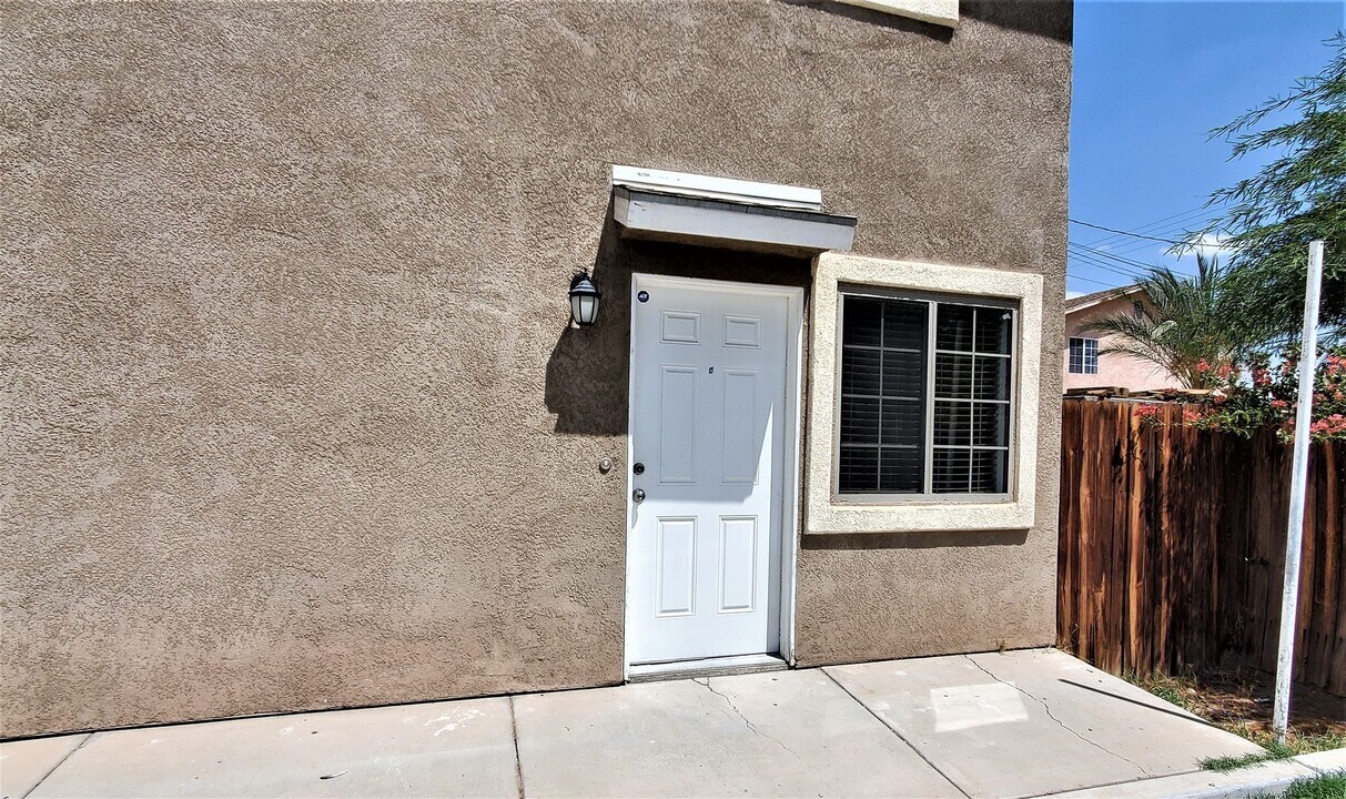 701 Fourth St in Calexico, CA - Building Photo