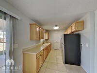 221 Elm St in Henderson, NV - Building Photo - Building Photo