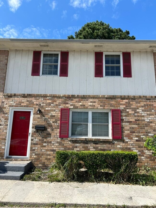 property at 4705 Leaf Crest Ct