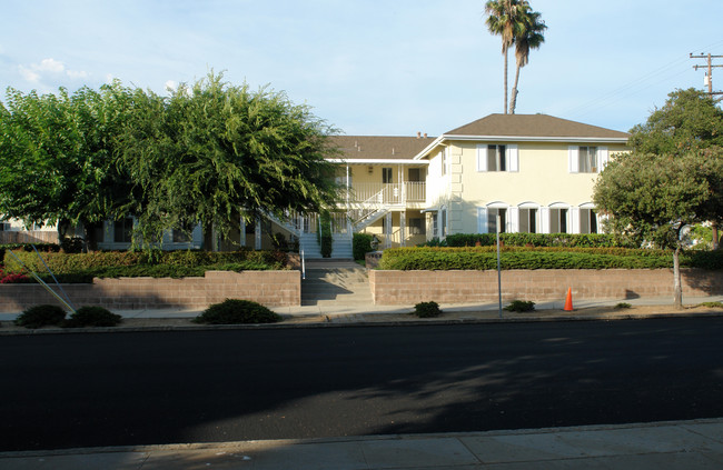 1900 Chapala St in Santa Barbara, CA - Foto de edificio - Building Photo