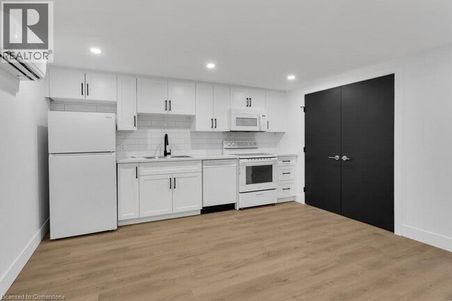 34 Windermere Crescent in Woodstock, ON - Building Photo - Building Photo
