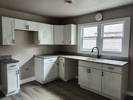 3527 N 9th St in Milwaukee, WI - Building Photo