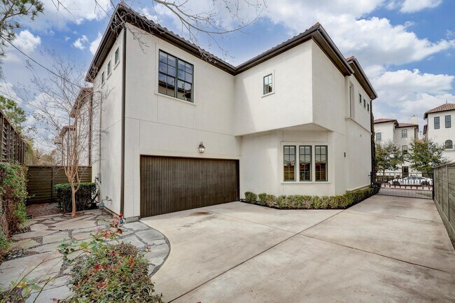 7505 Awty School Ln in Houston, TX - Building Photo - Building Photo