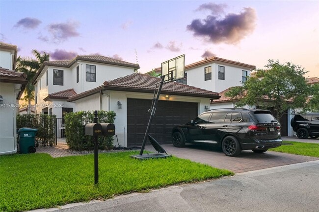 3957 NW 82nd Way in Hollywood, FL - Building Photo - Building Photo