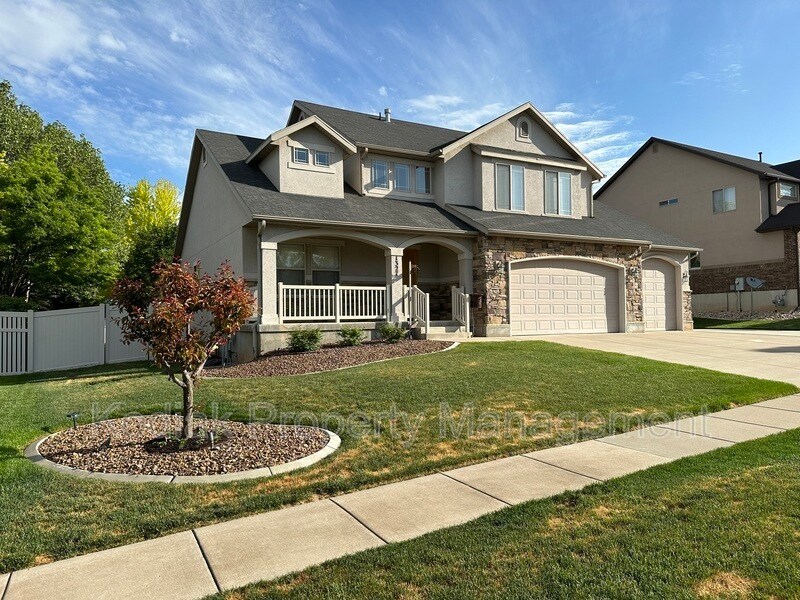 1327 St Joseph St in Layton, UT - Building Photo
