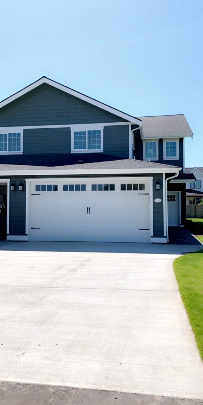 property at 2050 Andress Ln
