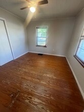 502 E Hargrave St in Athens, IL - Building Photo - Building Photo