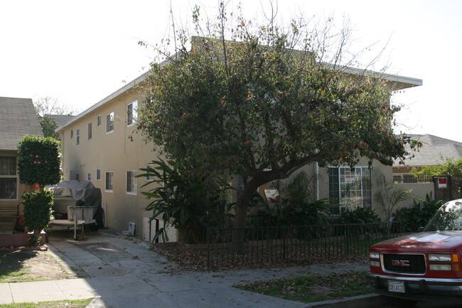 2922 E 15th St in Long Beach, CA - Foto de edificio - Building Photo