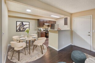 Alton Green in Denver, CO - Building Photo