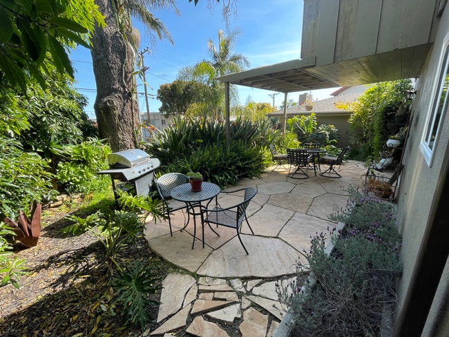 521 E Arrellaga St, Unit 2