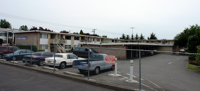 Westwood Square Apartments in Tacoma, WA - Building Photo - Building Photo