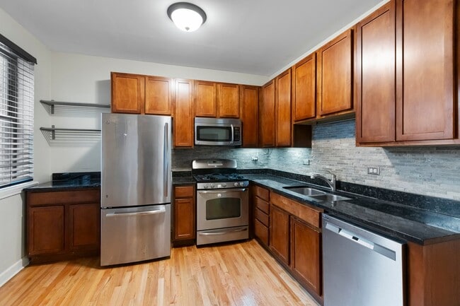 1521 N Bell Ave, Unit 3 in Chicago, IL - Building Photo - Building Photo
