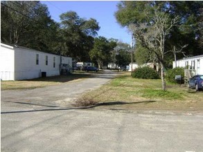 Ravenel Mobile Home Park in Ravenel, SC - Building Photo - Building Photo