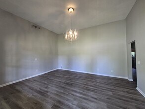 615 5th Ave E, Unit B in Springfield, TN - Building Photo - Building Photo