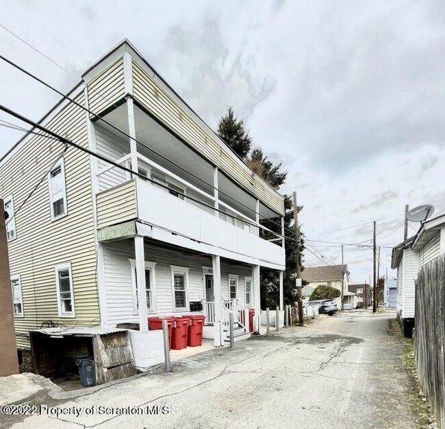 921 Hamm Ct in Scranton, PA - Building Photo - Building Photo