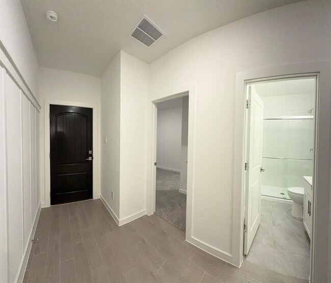 property at 4715 Bay Vista Dr