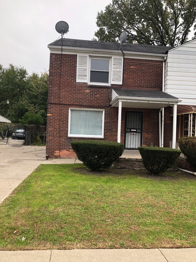 property at 2107 Ewald Cir